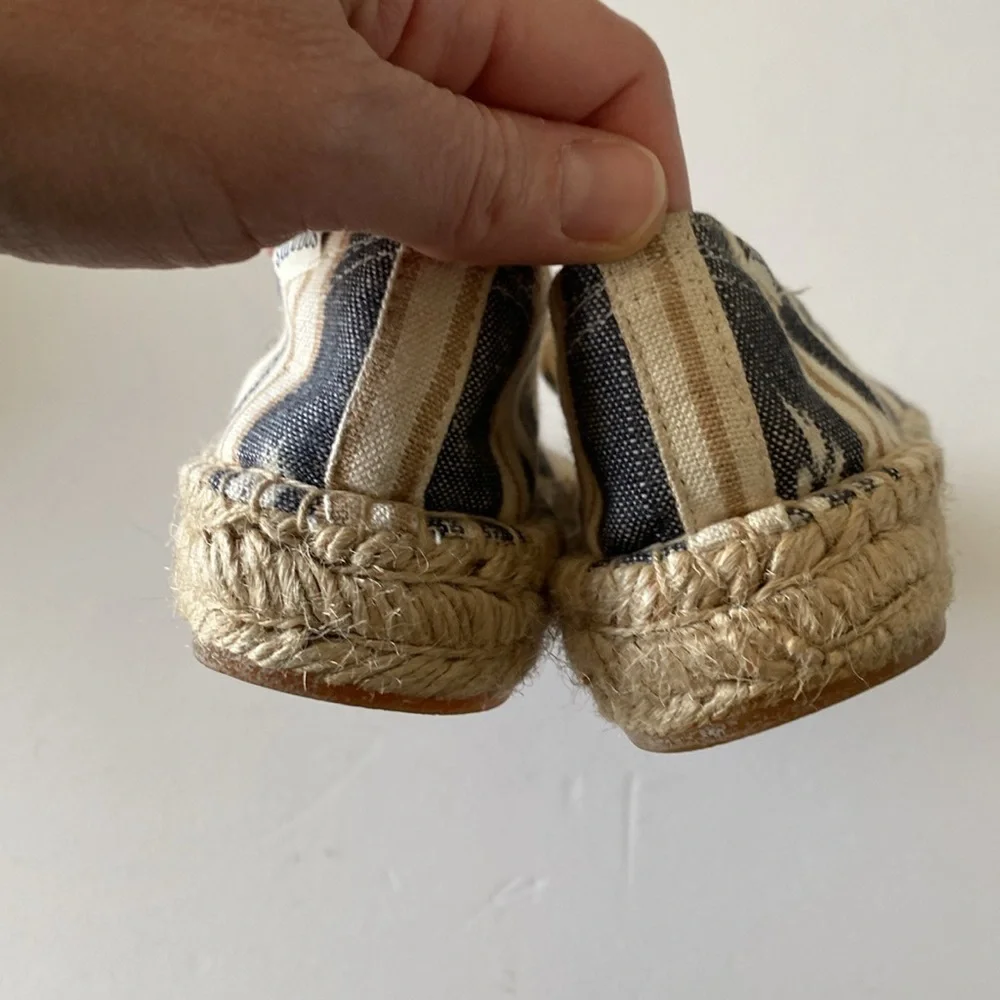 Soludos platform aztec ikat espadrilles women’s 10 blue tan EUC